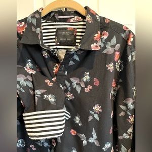 DENIM & Flower✨Men’s Size Large-Black, Casual Button Down with a Floral Print